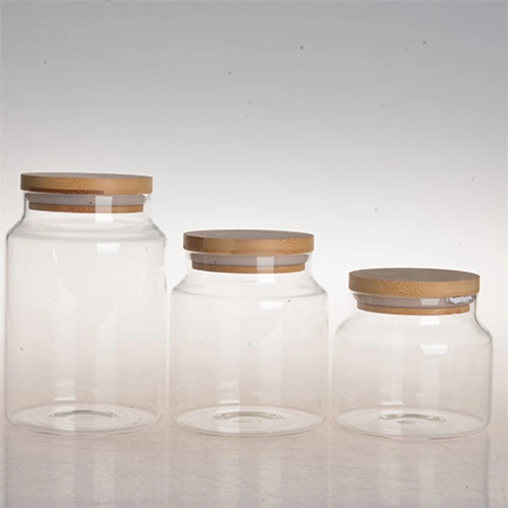 Szklane pojemniki na żywność do spiżarni kuchennej